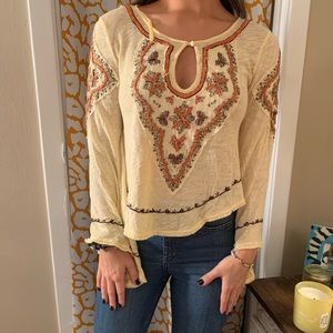 Free people peasant style shirt. Beautiful details and stitching